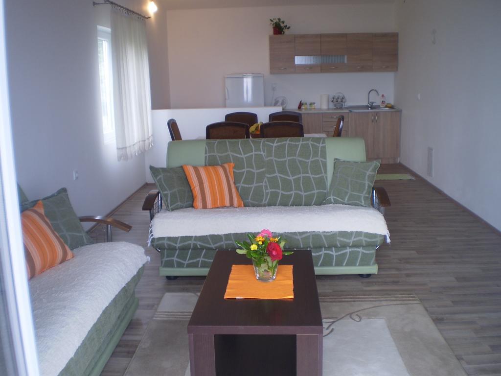 Apartment Vuk I Novak อุลซิน ภายนอก รูปภาพ